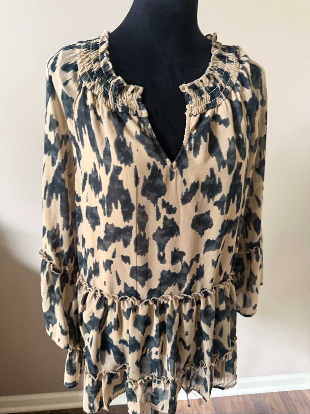 entro Boho Tiered Blouse in Beige and Black Animal Print MED